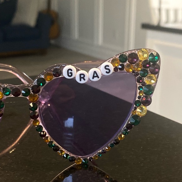 Mardi Gras Beaded Heart Sunglasses - Picture 4 of 4